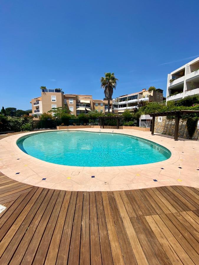 Superbe Appartement Avec Grande Terrasse Carqueiranne Exterior foto